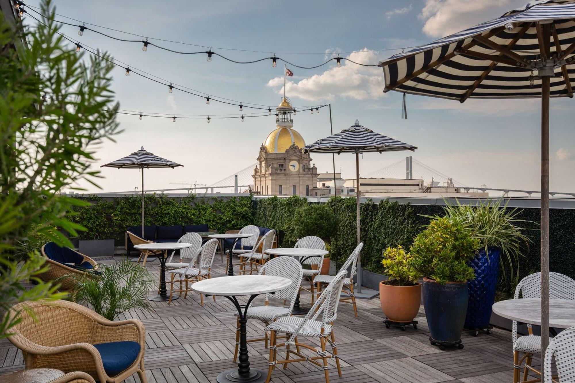 The Drayton Hotel Savannah, Curio Collection By Hilton Bagian luar foto