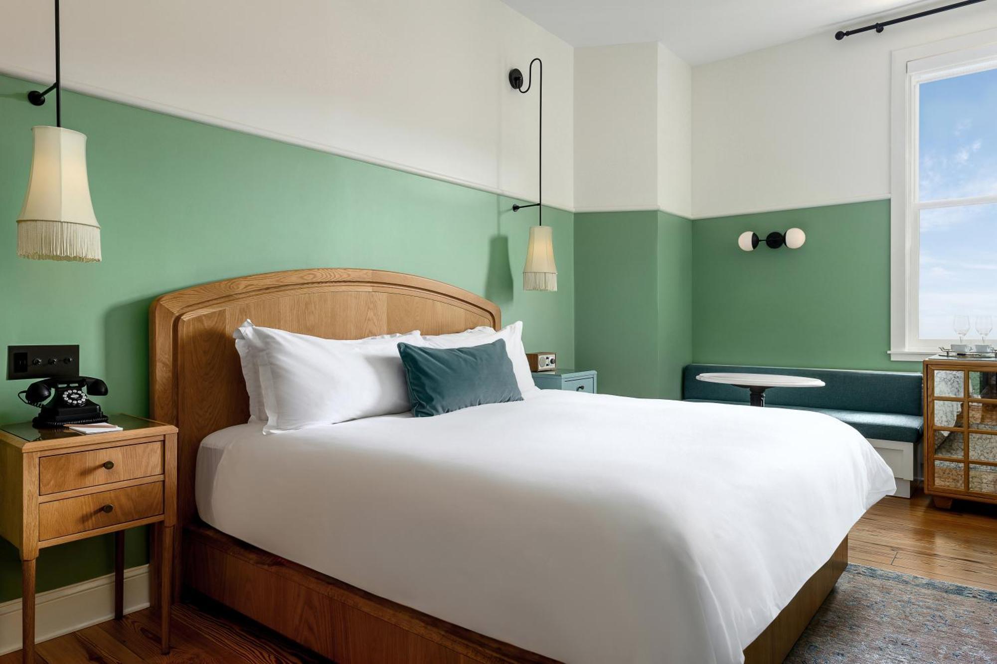 The Drayton Hotel Savannah, Curio Collection By Hilton Bagian luar foto