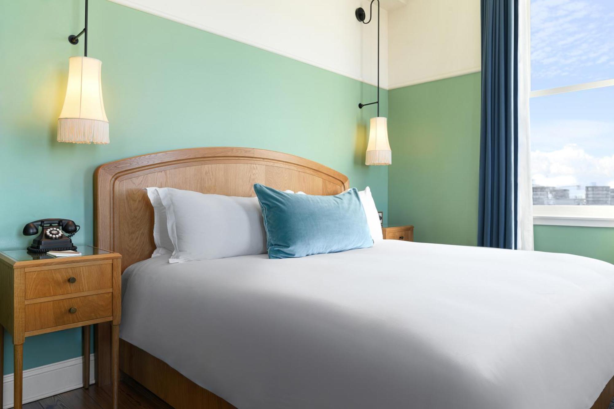 The Drayton Hotel Savannah, Curio Collection By Hilton Bagian luar foto